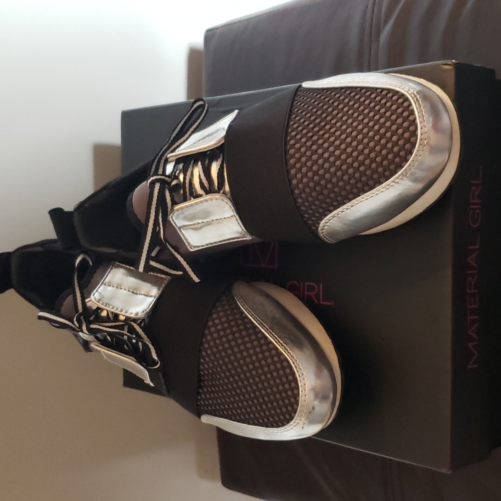 Women's MATERIAL GIRL Shoes